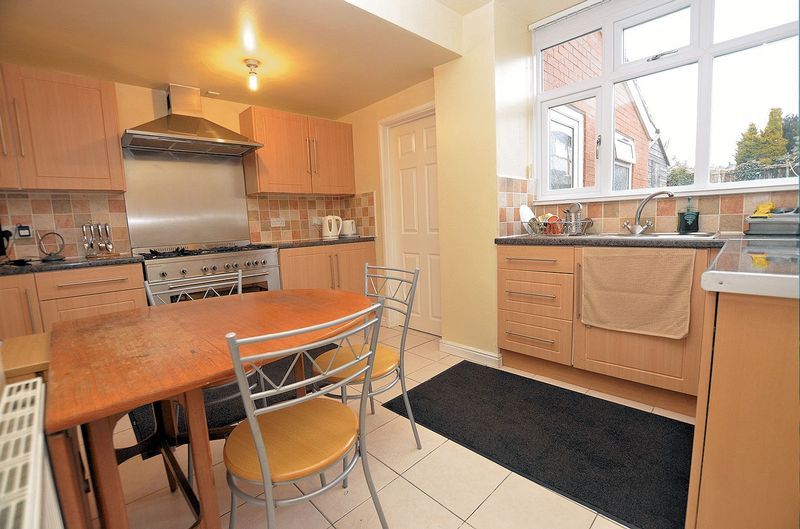 3 bed house for sale in Moat Road 10