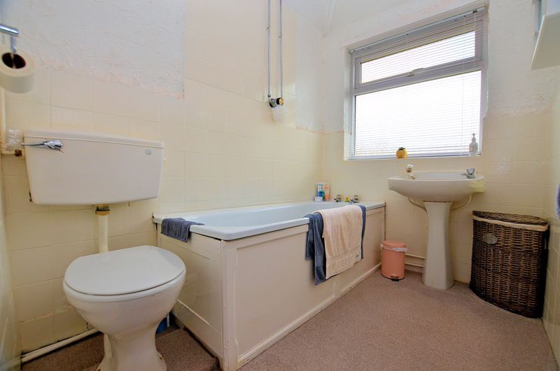 3 bed house for sale in Glyn Farm Road  - Property Image 7