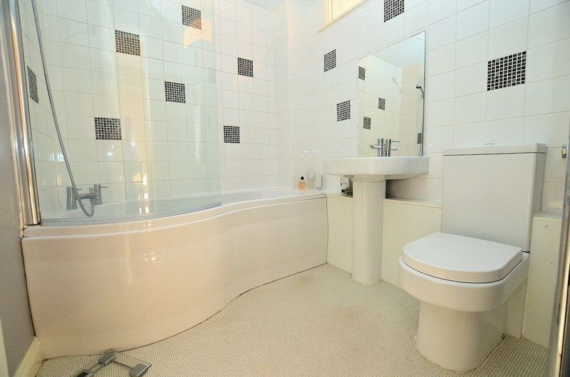 2 bed house to rent in Thornhurst Avenue  - Property Image 7