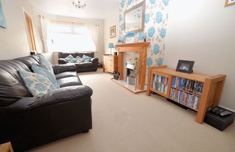 2 bed house to rent in Lower White Road  - Property Image 5