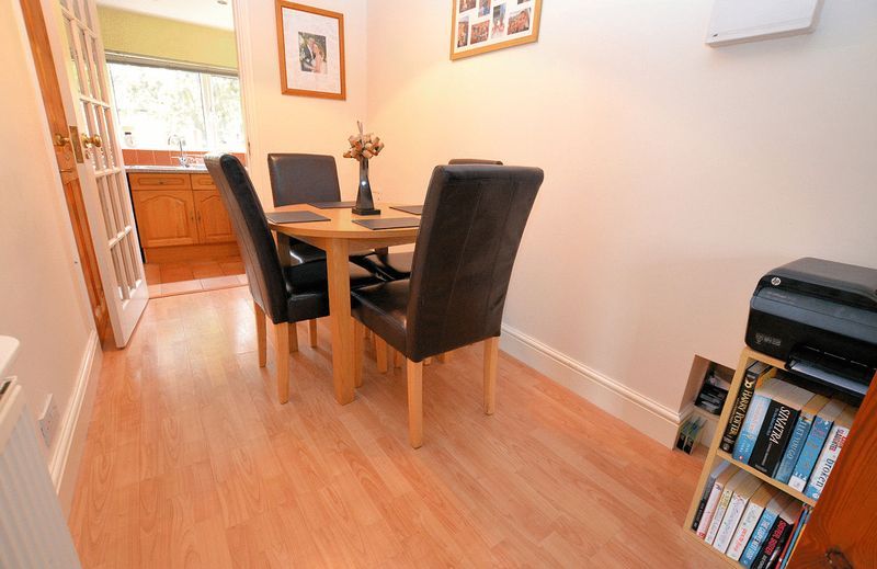 2 bed house to rent in Lower White Road  - Property Image 6