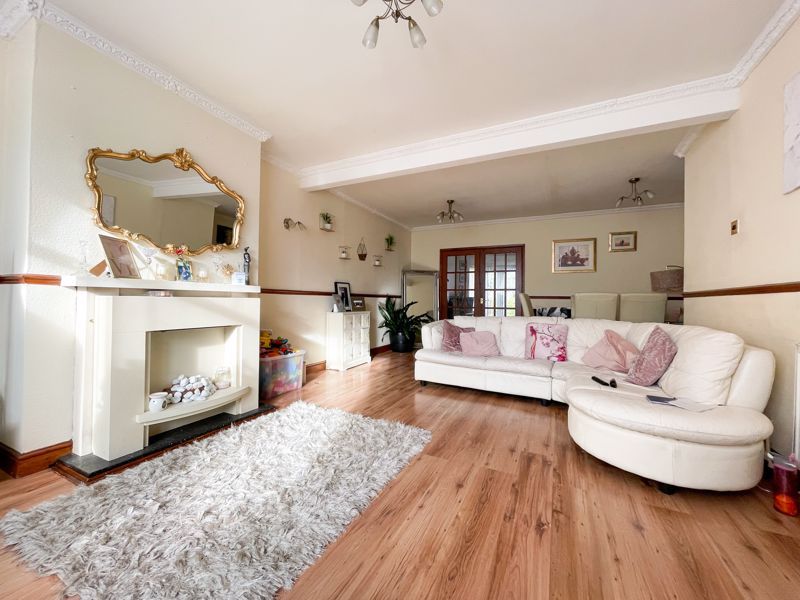 4 bed house to rent in Westbourne Road  - Property Image 2