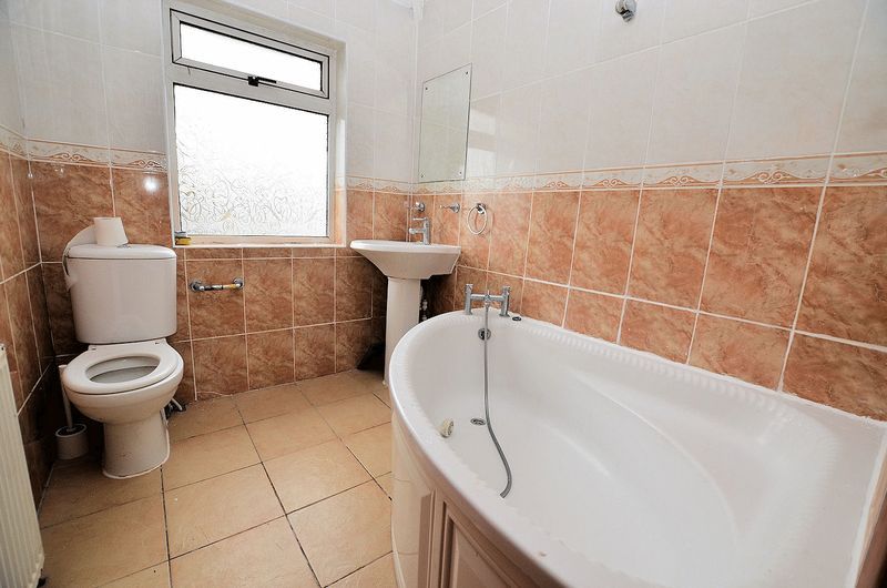 4 bed house to rent in Westbourne Road  - Property Image 19