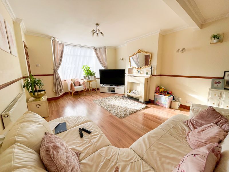 4 bed house to rent in Westbourne Road  - Property Image 3