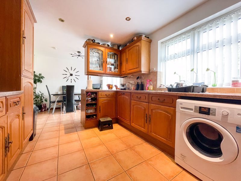 4 bed house to rent in Westbourne Road 6