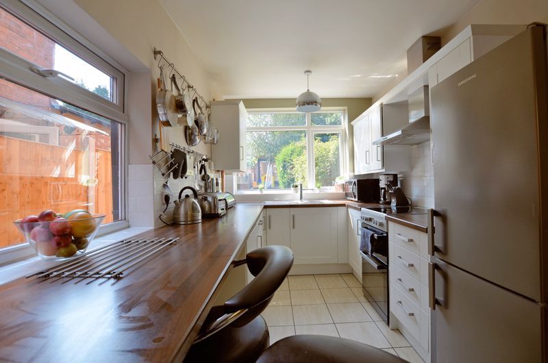 2 bed house for sale in Park Road  - Property Image 4