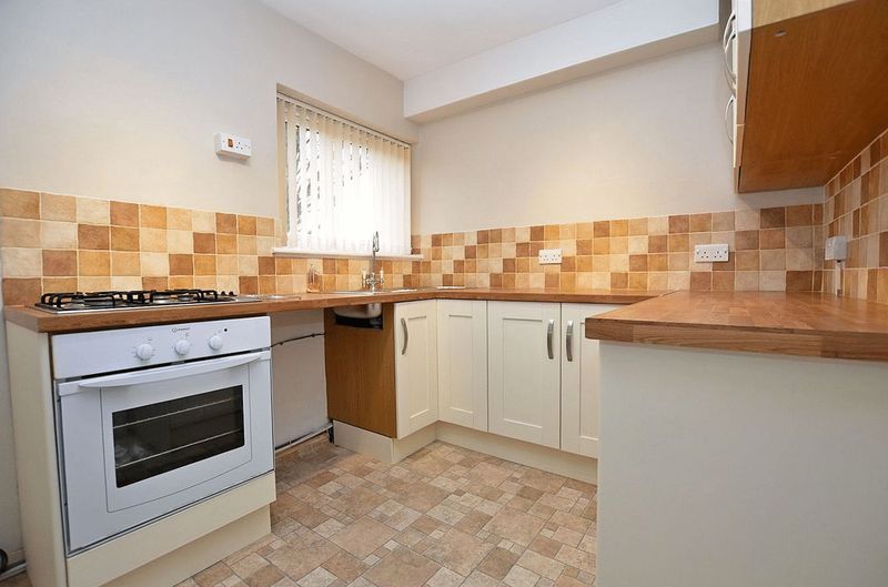 1 bed flat to rent in Leicester Close  - Property Image 7
