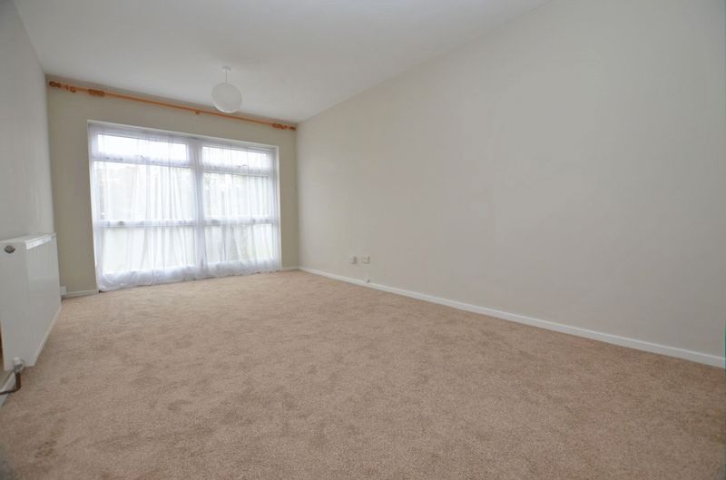 1 bed flat to rent in Leicester Close  - Property Image 8