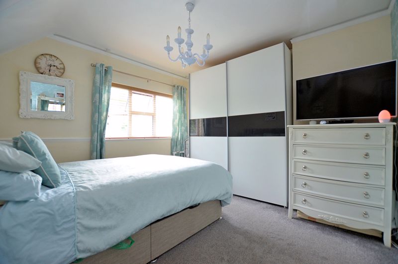 3 bed house for sale in Perry Hill Lane 9
