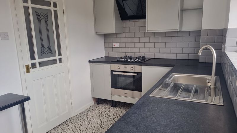 2 bed house to rent in The Heathlands 5