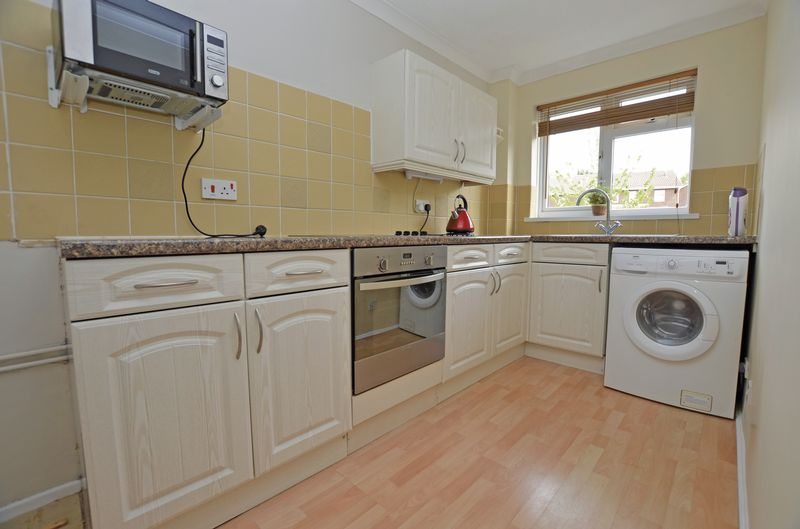 1 bed flat to rent in Garratt Close  - Property Image 4