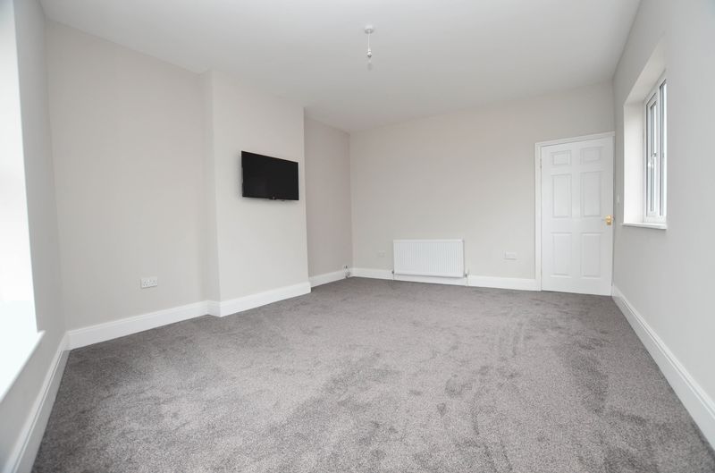 1 bed flat to rent in High Street 7