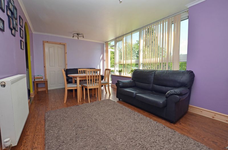 2 bed flat to rent in Simmons Drive 4
