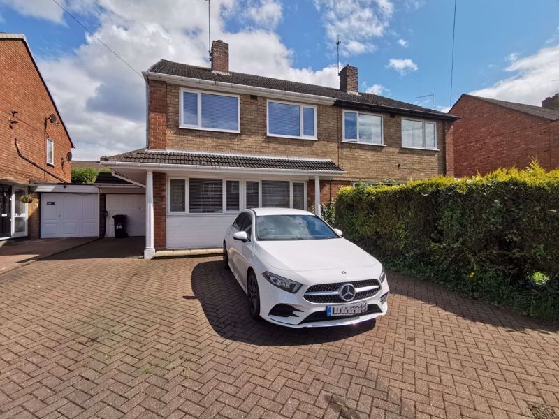 3 bed house for sale in Middlefield Avenue - Property Image 1