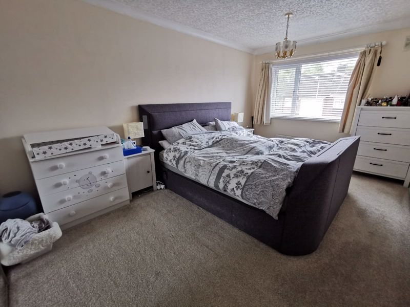 3 bed house for sale in Middlefield Avenue  - Property Image 11