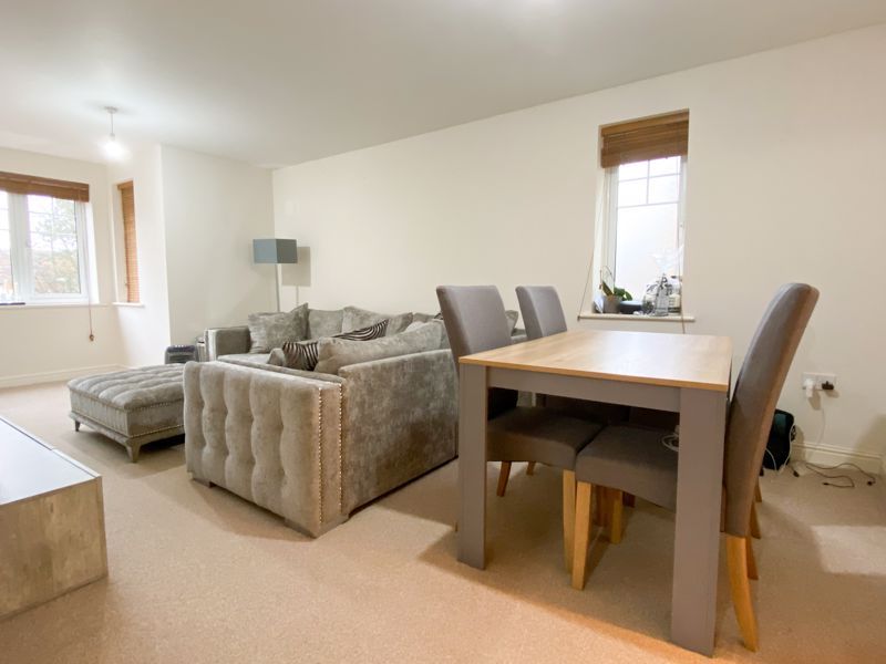 2 bed flat to rent in Union Place  - Property Image 2