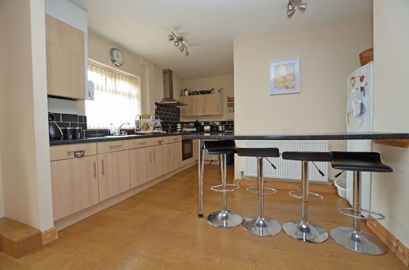 3 bed house for sale in Harvington Road  - Property Image 8