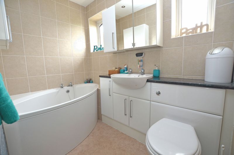 3 bed house for sale in Harvington Road  - Property Image 10