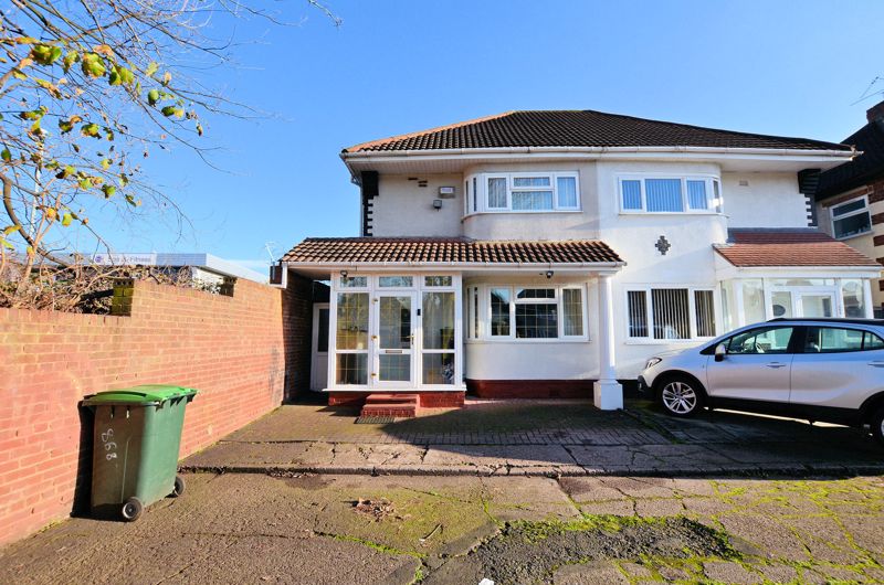 3 bed house for sale in Wolverhampton Road, B69