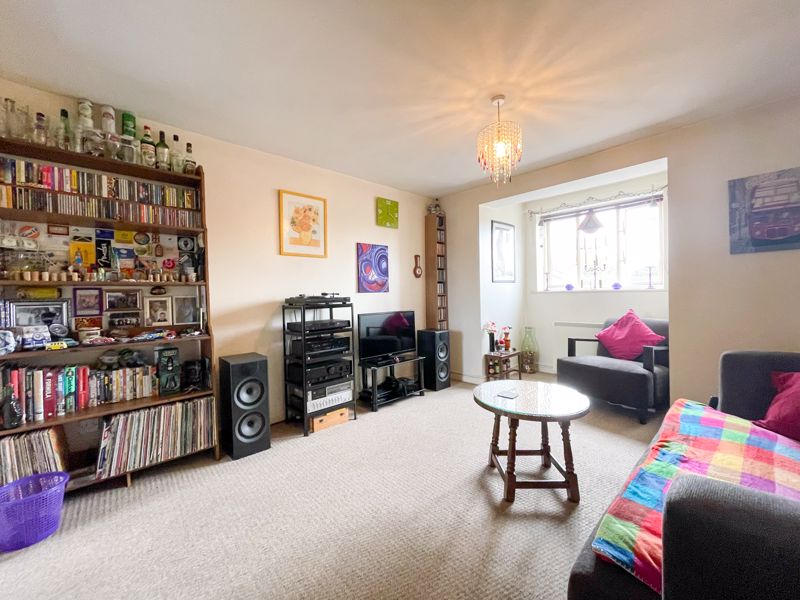 1 bed flat for sale in Quayside Close  - Property Image 2