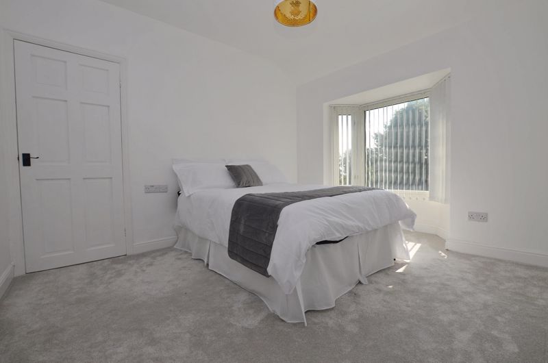 3 bed house for sale in Hagley Road West 5