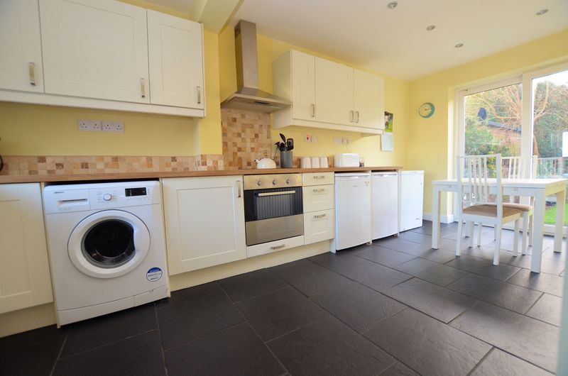 3 bed house for sale in Oakdale Close 12