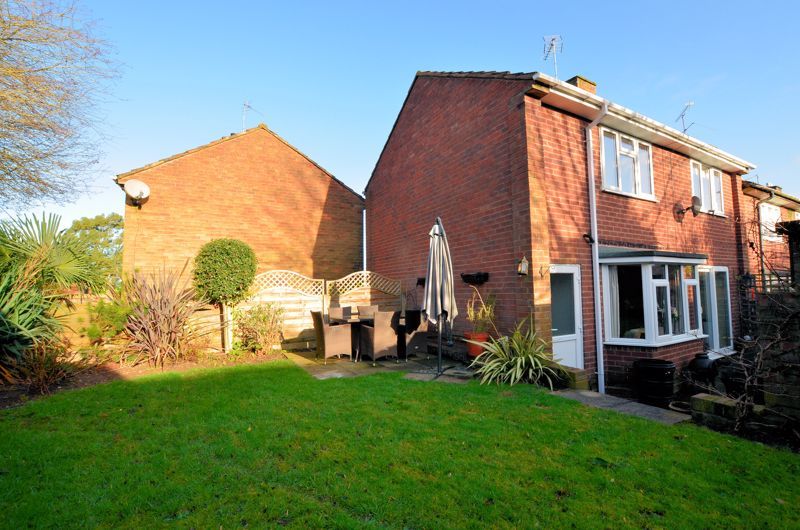3 bed house for sale in Oakdale Close 4