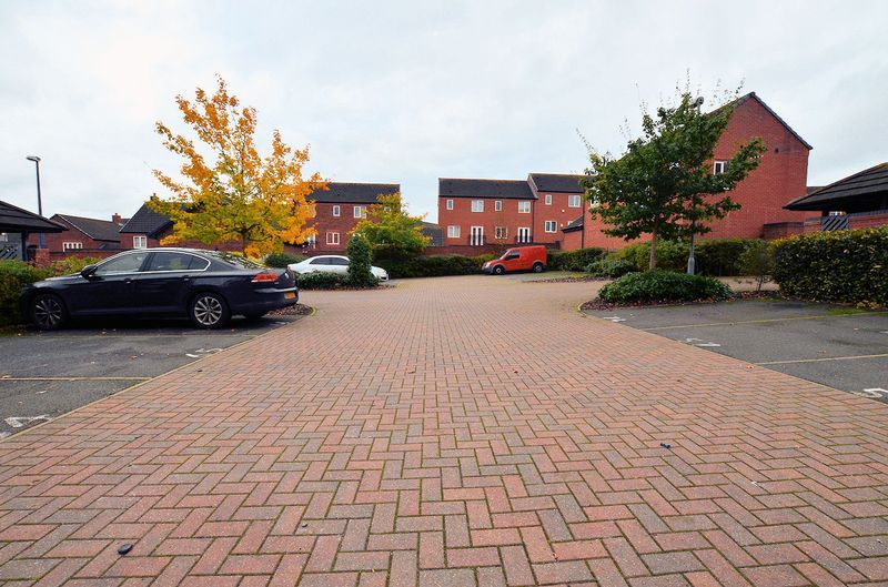 2 bed flat for sale in Kinsey Road  - Property Image 6