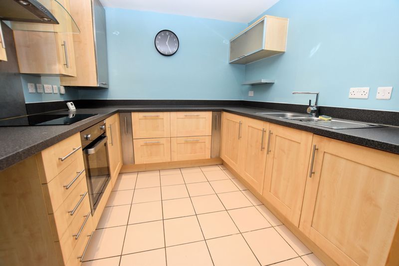 2 bed flat for sale in 194 Bristnall Hall Road 2